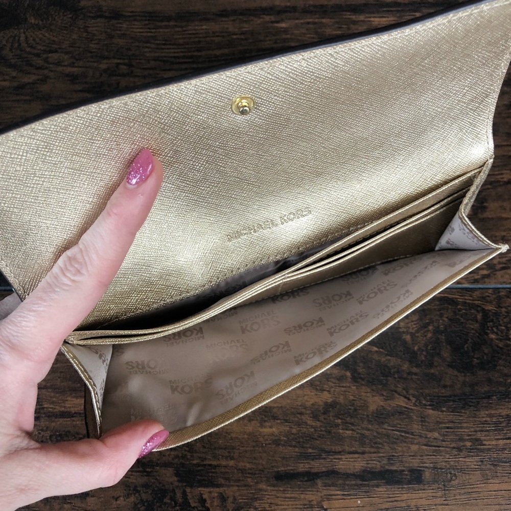 ‼️SOLD‼️ Michael Kors - Gold Jet Set Travel Wallet - Picture 3 of 4